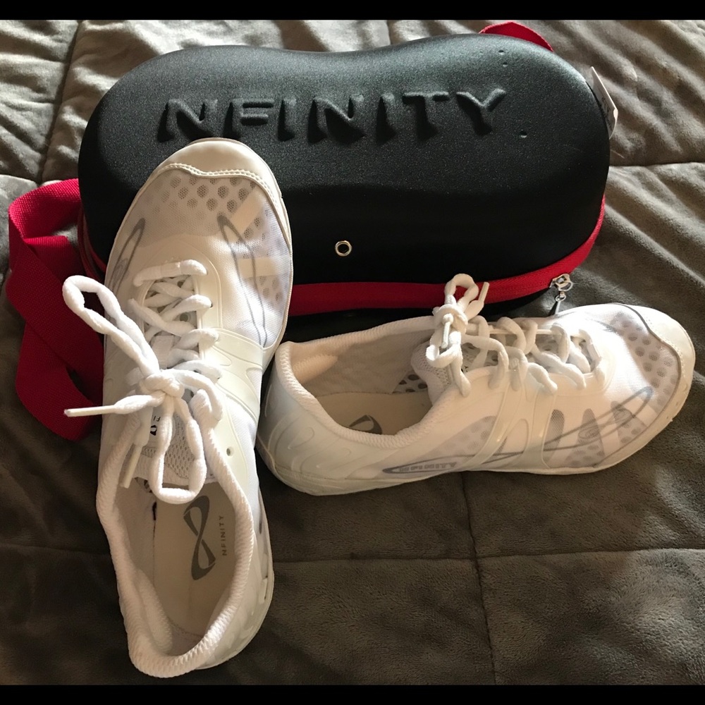 NFINITY VENGEANCE CHEER SHOES SIZE 7.5!